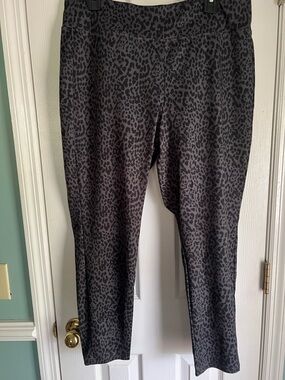 GAP Black and Gray Leopard Print Leggings